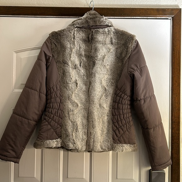 MONTANACO FAUX FUR JACKET MEDIUM - Picture 5 of 15